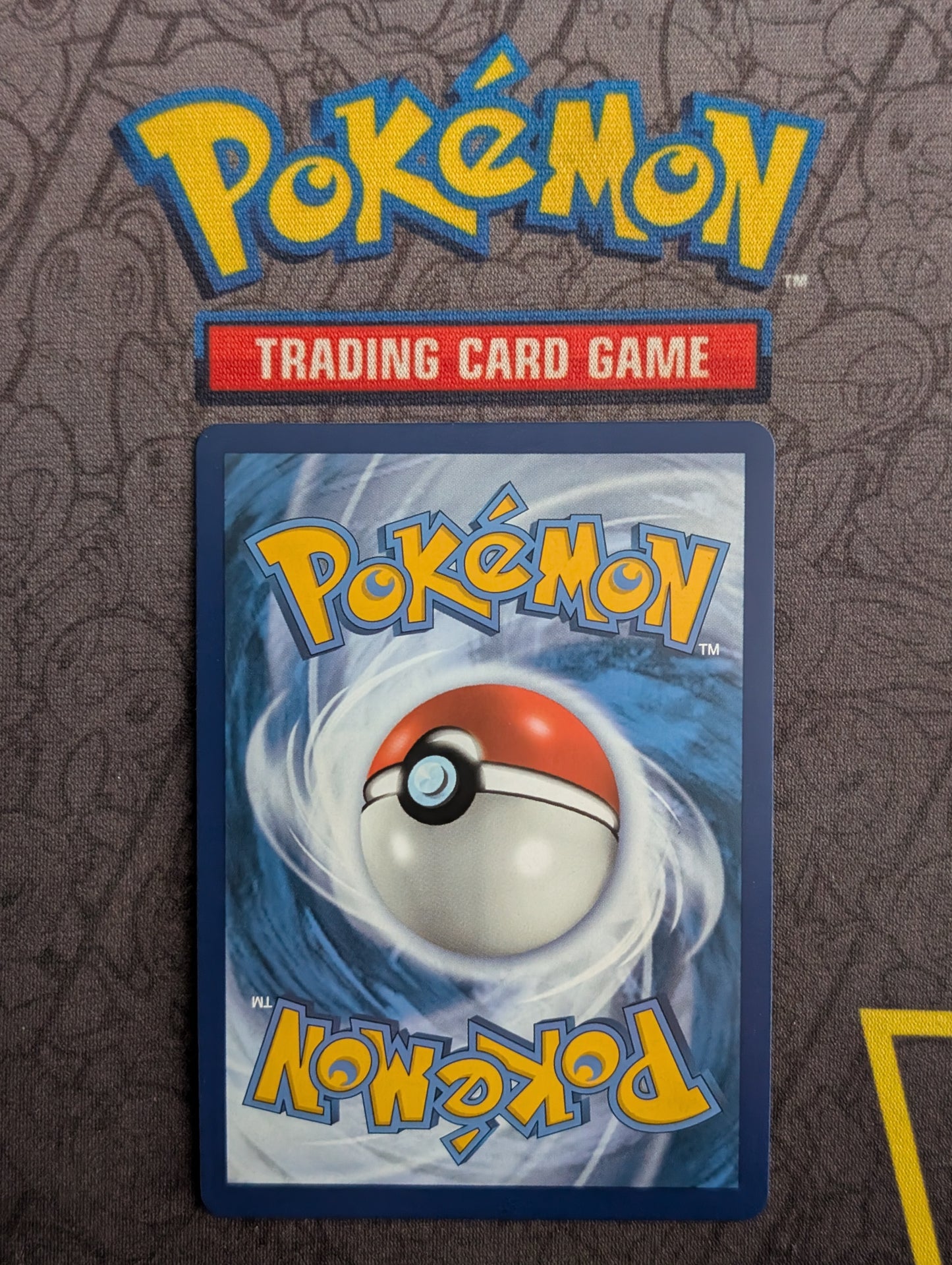 Pokémon - Aerodactyl V - 180/196 - Lost Origin - Alternative Art - Near Mint - Back View