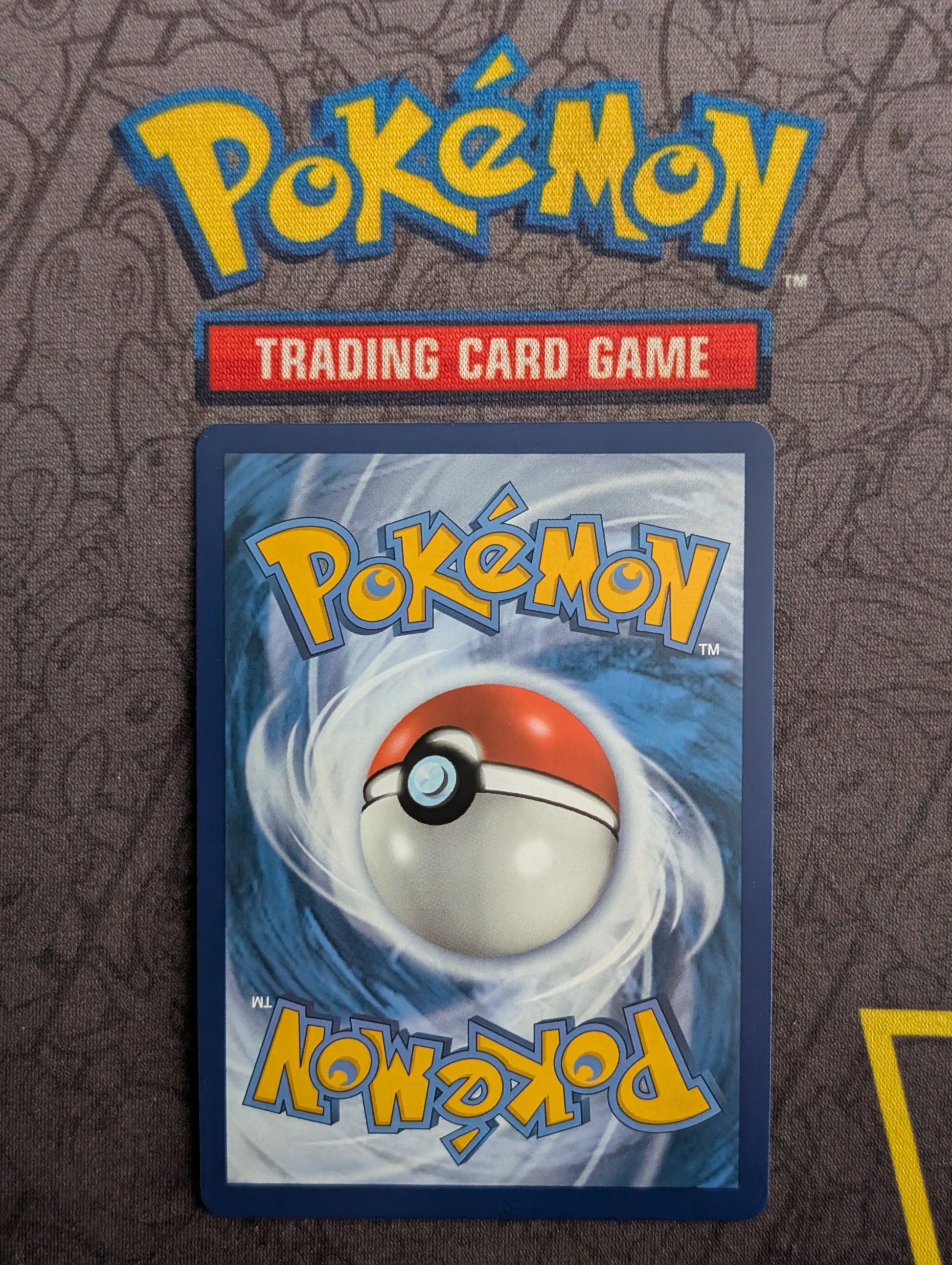 Pokémon - Aerodactyl V - 180/196 - Lost Origin - Alternative Art - Near Mint - Back View